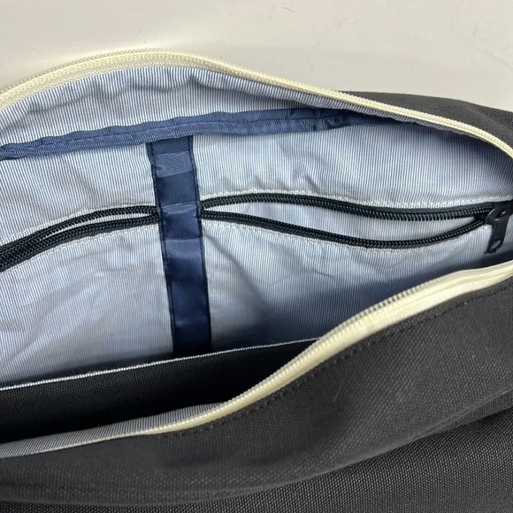 Carrying  Case by Esperos Adjustable Stap With Lap Top Padding/Compartments - Picture 6 of 12